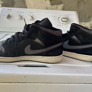 Nike Men's Black and Gray Sneakers